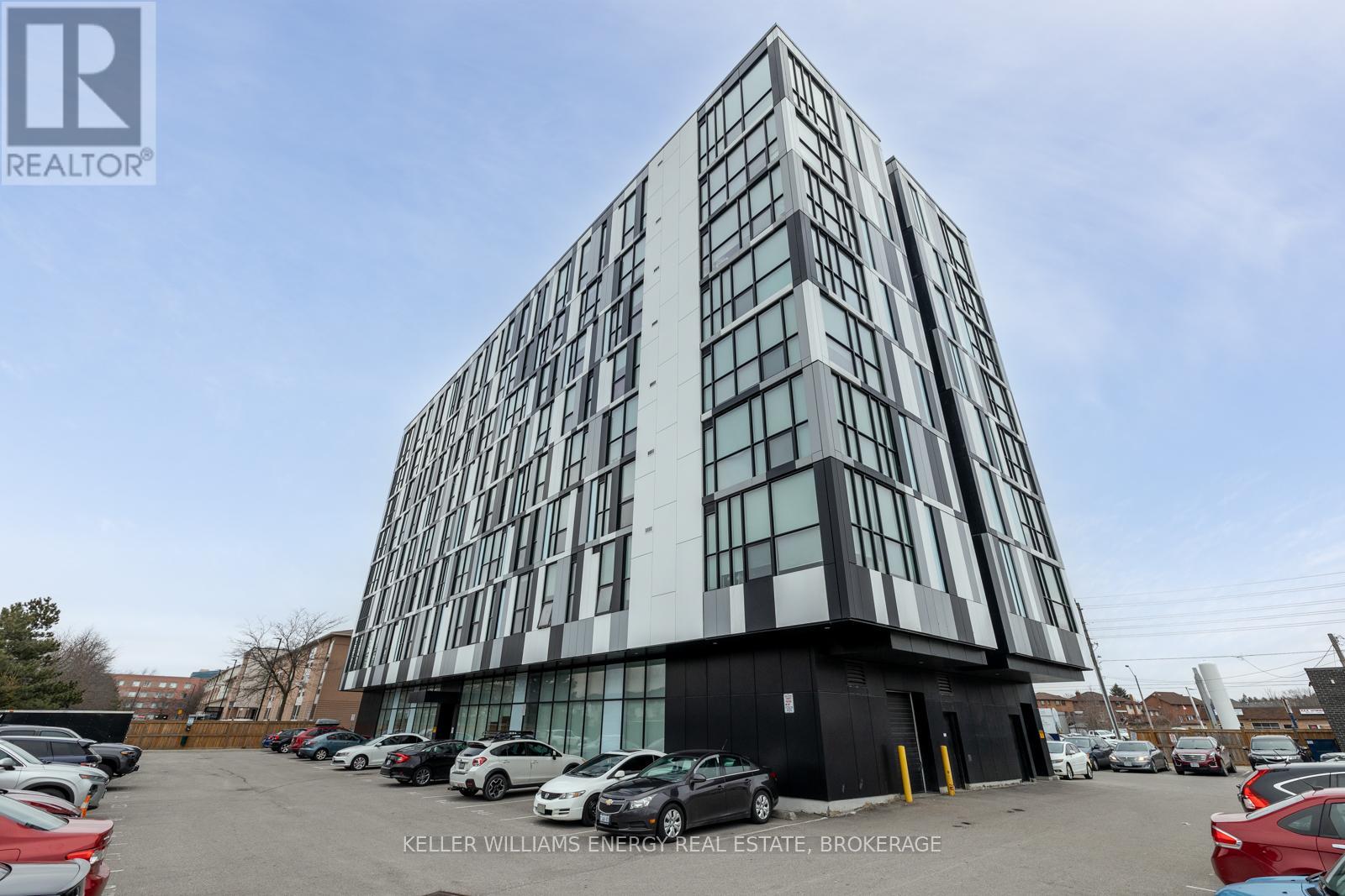 Property at 839 - 1900 SIMCOE STREET N image 3