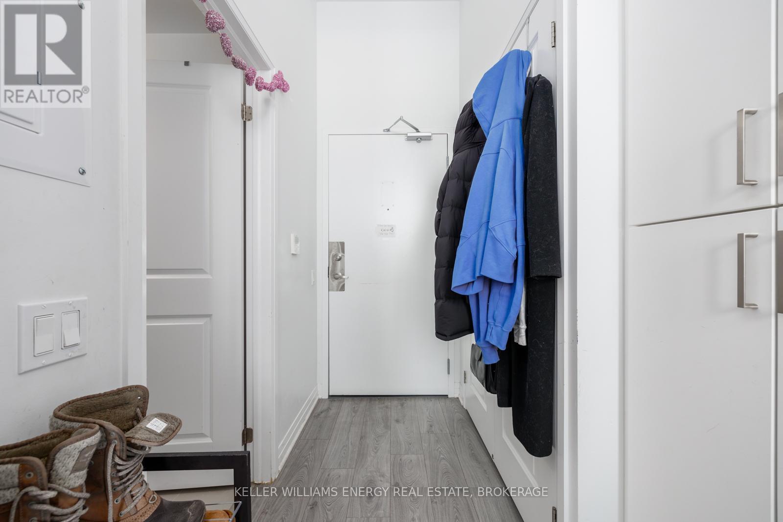 Property at 839 - 1900 SIMCOE STREET N image 4