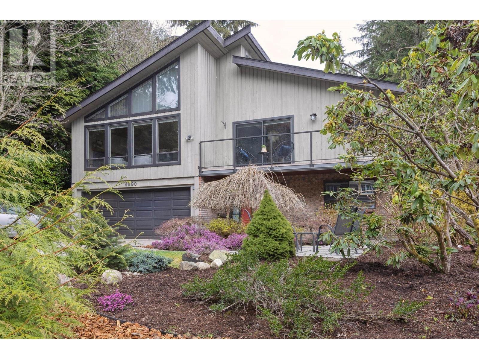 4590 MAPLERIDGE DRIVE, north vancouver, British Columbia