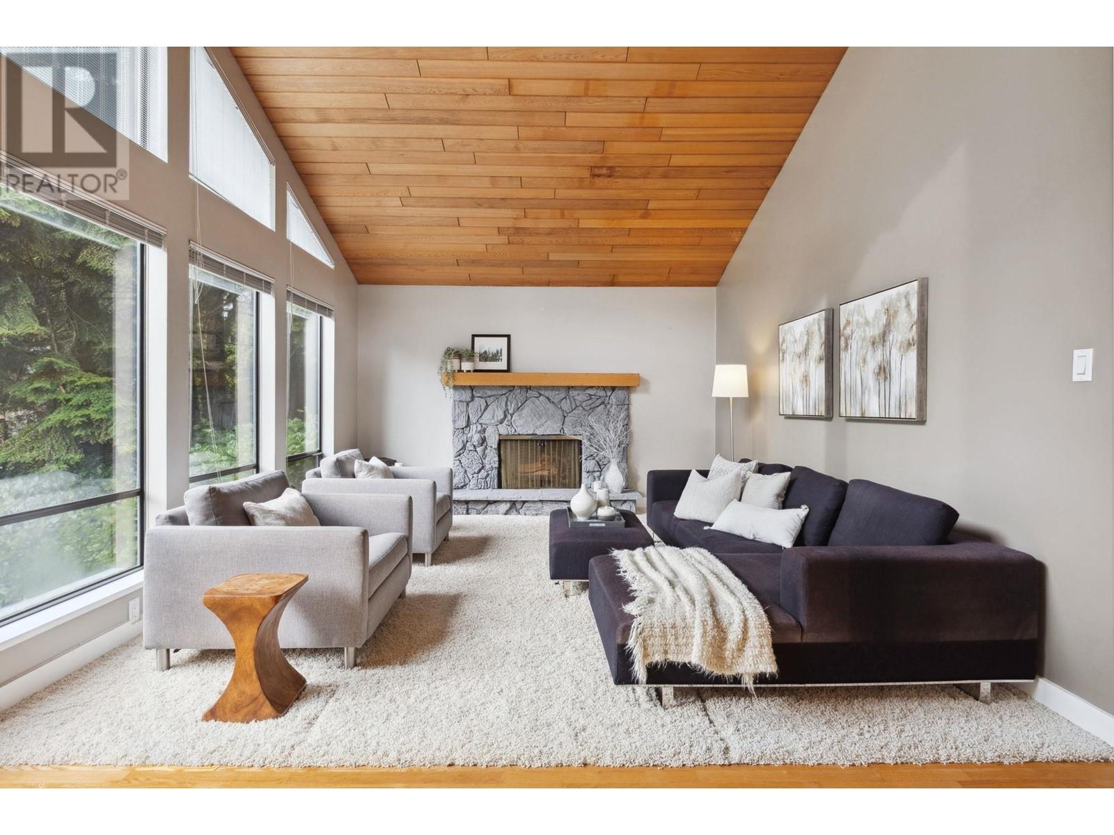 4590 Mapleridge Drive, North Vancouver, British Columbia  V7R 4M8 - Photo 9 - R2983445