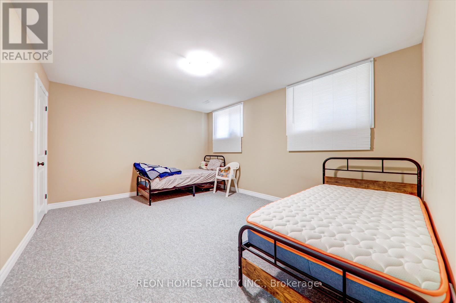 42 York Drive, Peterborough North, Ontario  K9H 5B9 - Photo 33 - X12029264