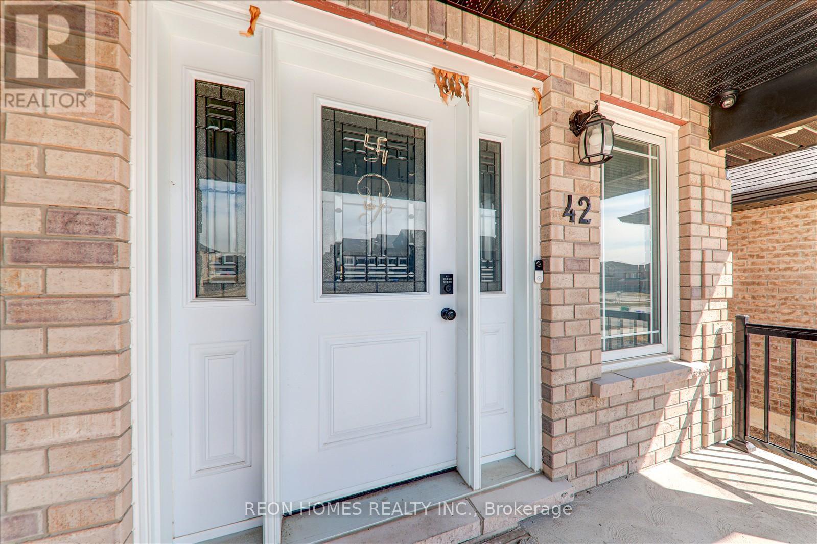 Property at 42 YORK DRIVE image 4