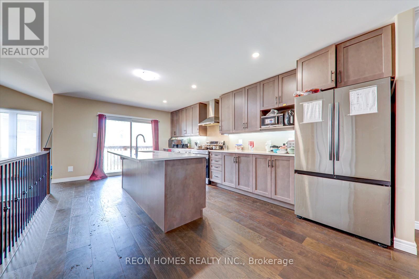 42 York Drive, Peterborough North, Ontario  K9H 5B9 - Photo 9 - X12029264