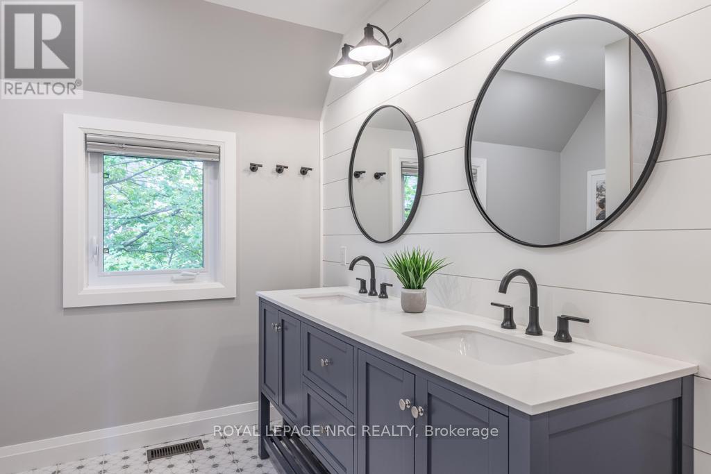 12 Scottdale Court, Pelham, Ontario  L0S 1E3 - Photo 33 - X12050676