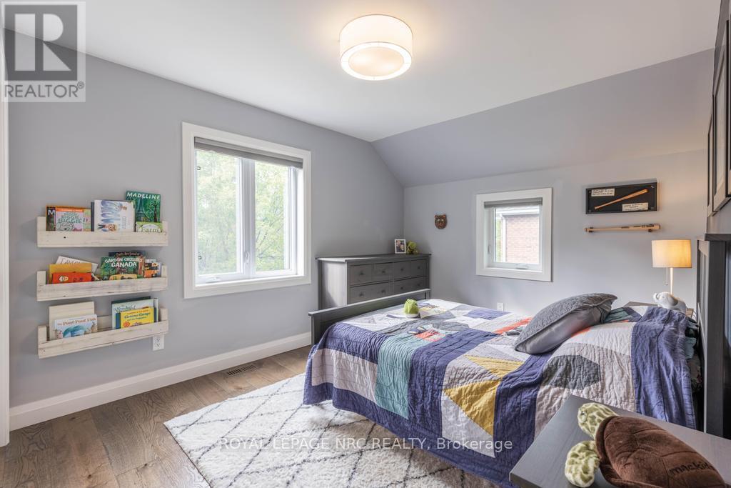 12 Scottdale Court, Pelham (662 - Fonthill), Ontario  L0S 1E3 - Photo 35 - X12050676
