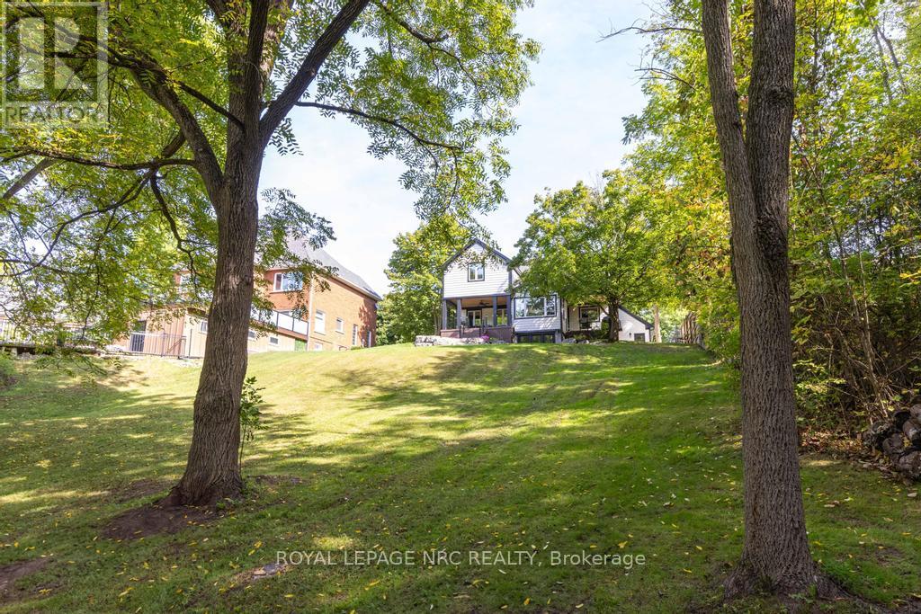 12 Scottdale Court, Pelham, Ontario  L0S 1E3 - Photo 42 - X12050676