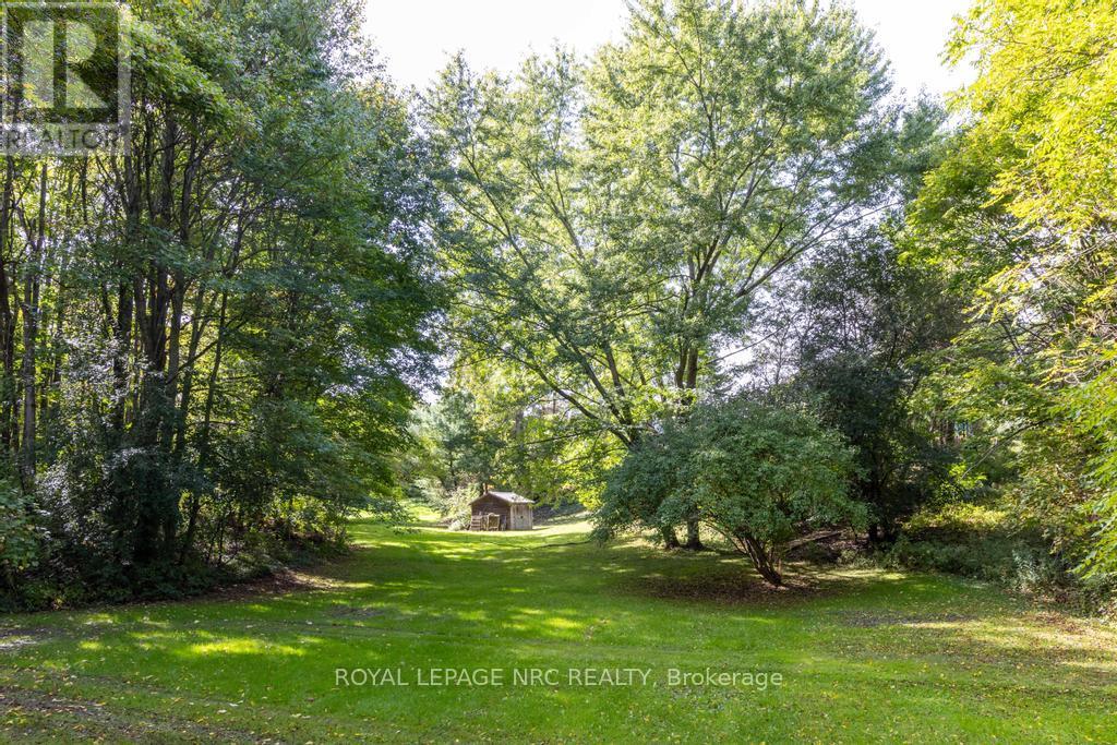 12 Scottdale Court, Pelham, Ontario  L0S 1E3 - Photo 43 - X12050676