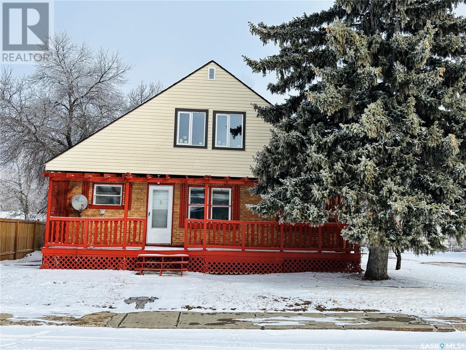 Property at 801 Eva STREET image 2