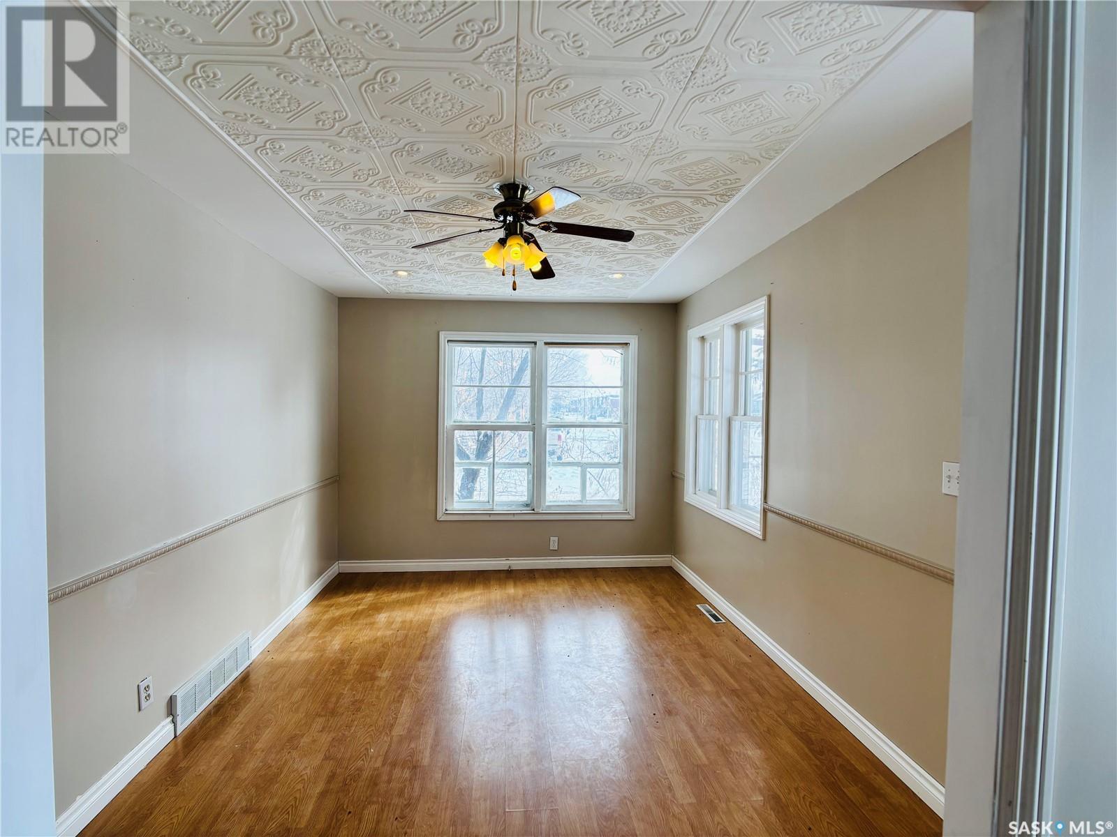 Property at 801 Eva STREET image 4