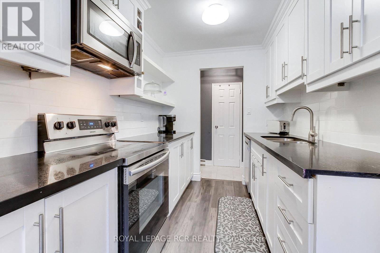 9 - 136 Scanlon Avenue, Bradford West Gwillimbury, Ontario  L3Z 1G6 - Photo 17 - N12050555