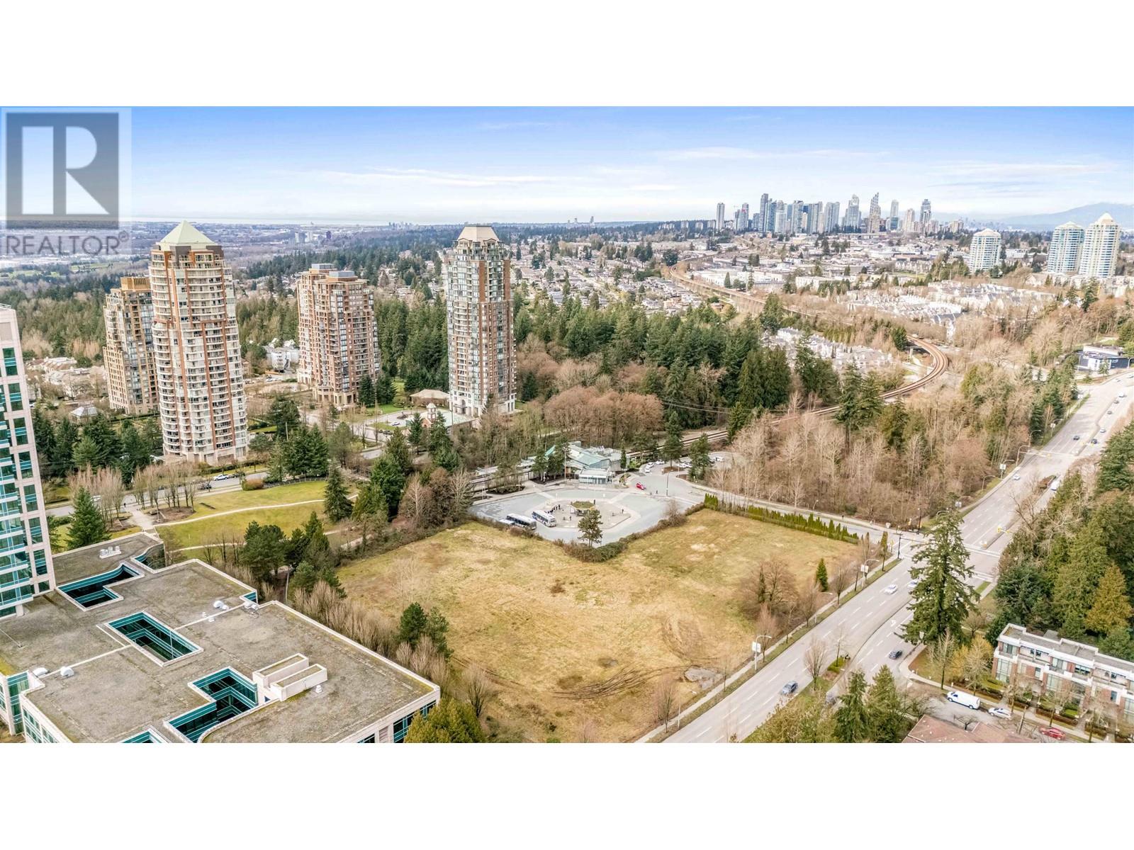 Listing Picture 29 of 32 : 203 7788 18TH STREET, Burnaby / 本拿比 - 魯藝地產 Yvonne Lu Group - MLS Medallion Club Member