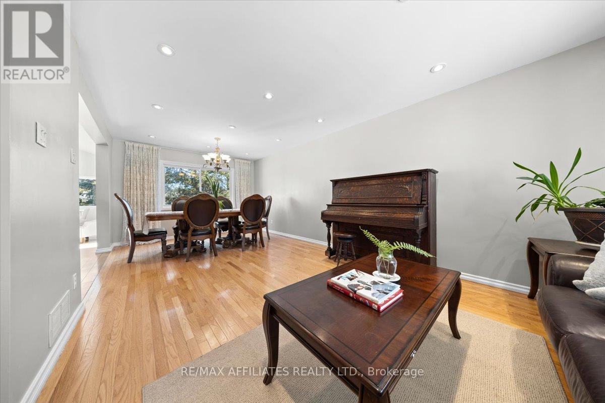 2055 Rolling Brook Drive, Ottawa, Ontario  K1W 1E2 - Photo 18 - X12050814