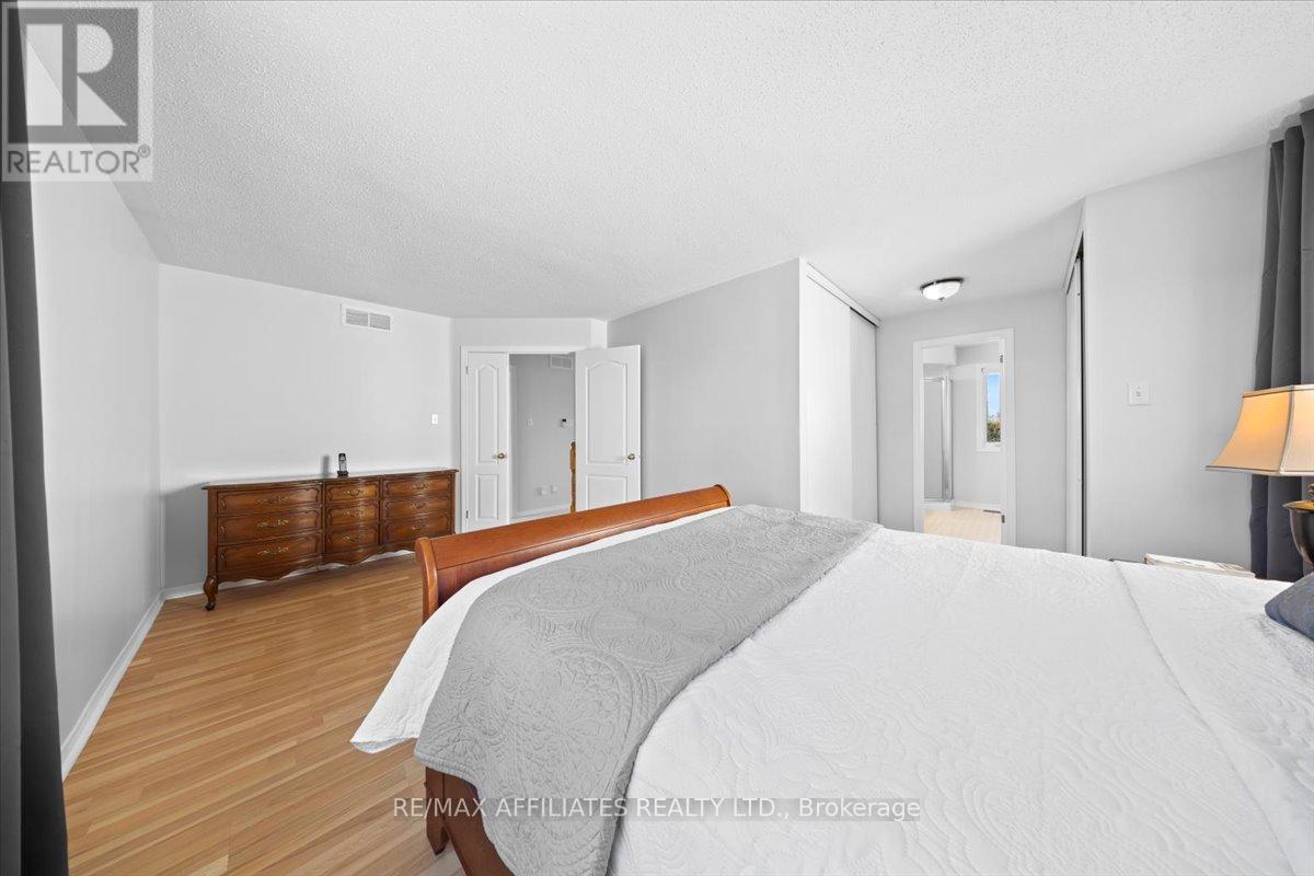2055 Rolling Brook Drive, Ottawa, Ontario  K1W 1E2 - Photo 26 - X12050814