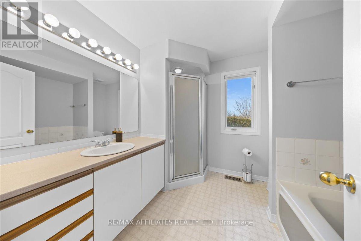 2055 Rolling Brook Drive, Ottawa, Ontario  K1W 1E2 - Photo 27 - X12050814