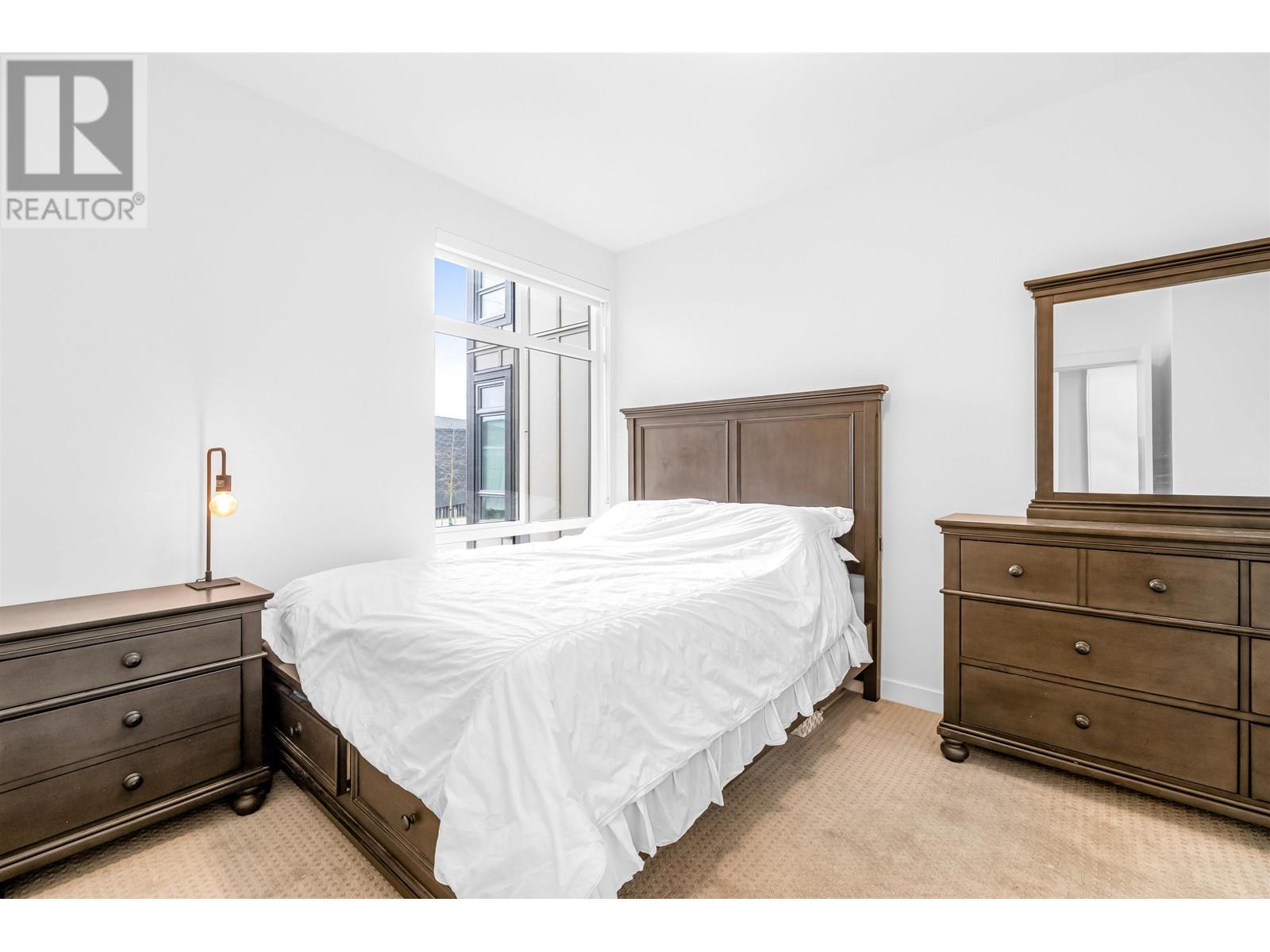 Listing Picture 12 of 32 : 203 7788 18TH STREET, Burnaby / 本拿比 - 魯藝地產 Yvonne Lu Group - MLS Medallion Club Member