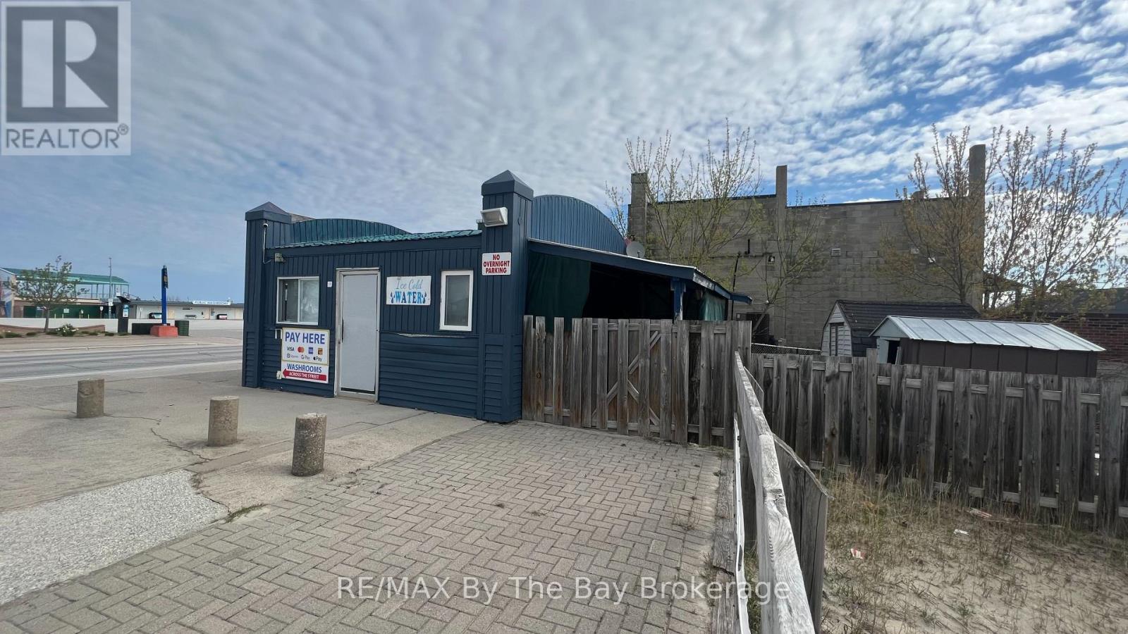35 Mosley Street, Wasaga Beach, Ontario  L9Z 2J8 - Photo 14 - S12050732