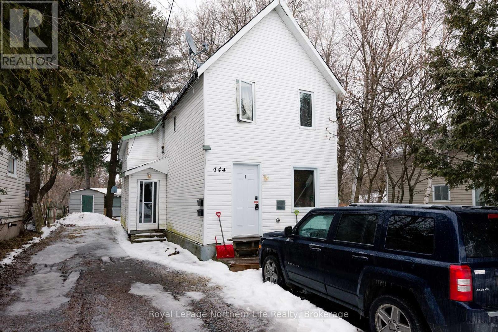 444 Second Avenue E, North Bay, Ontario  P1B 1L8 - Photo 1 - X12050746