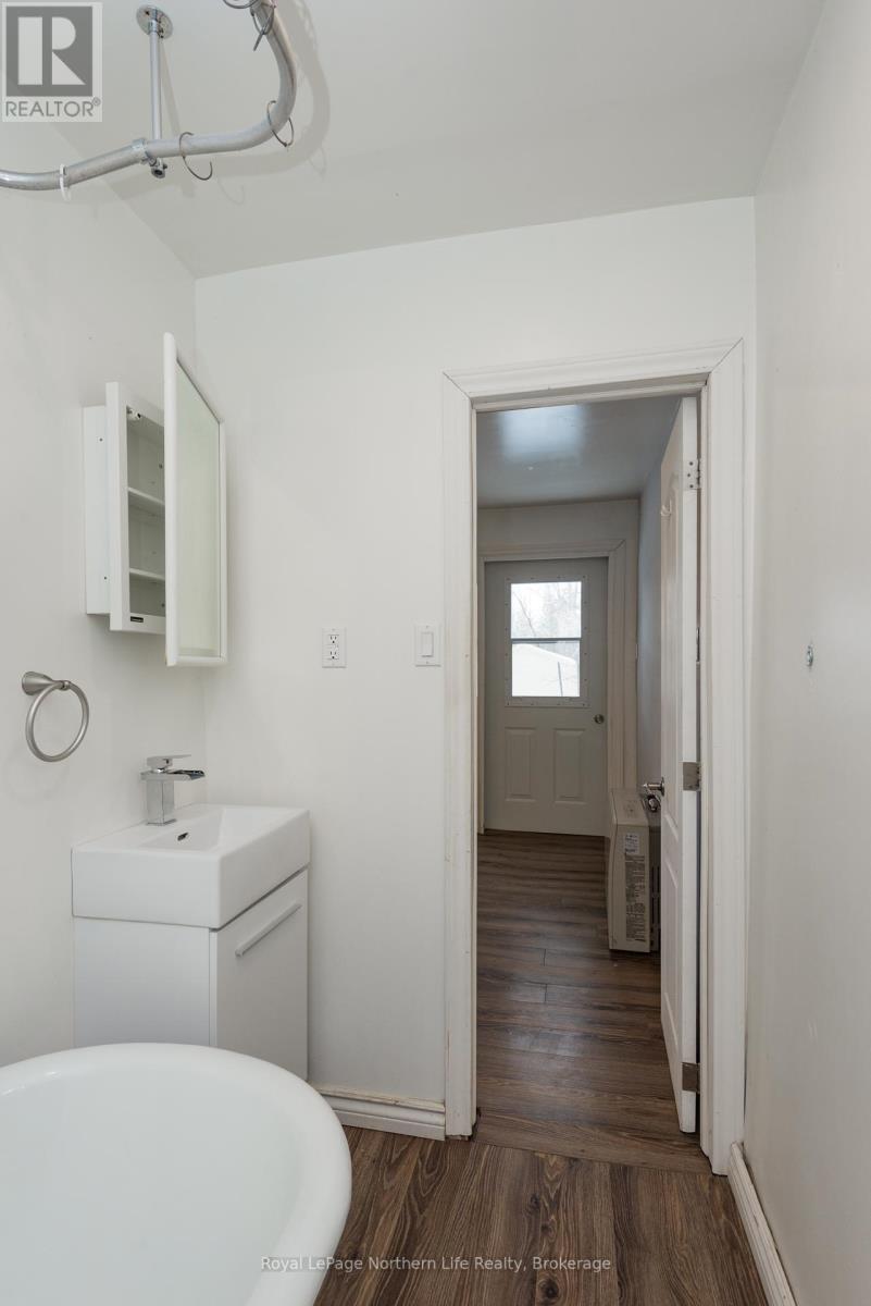 444 Second Avenue E, North Bay, Ontario  P1B 1L8 - Photo 22 - X12050746