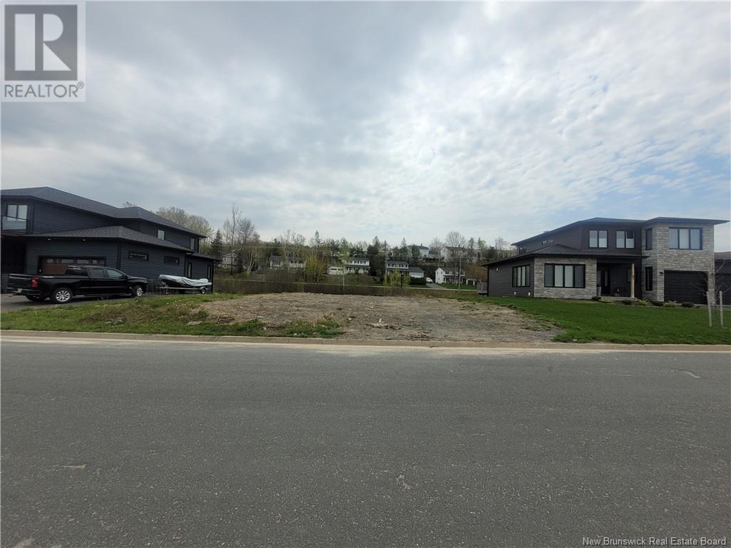 79 Still Water Crescent, Fredericton, New Brunswick  E3B 7R9 - Photo 3 - NB114923