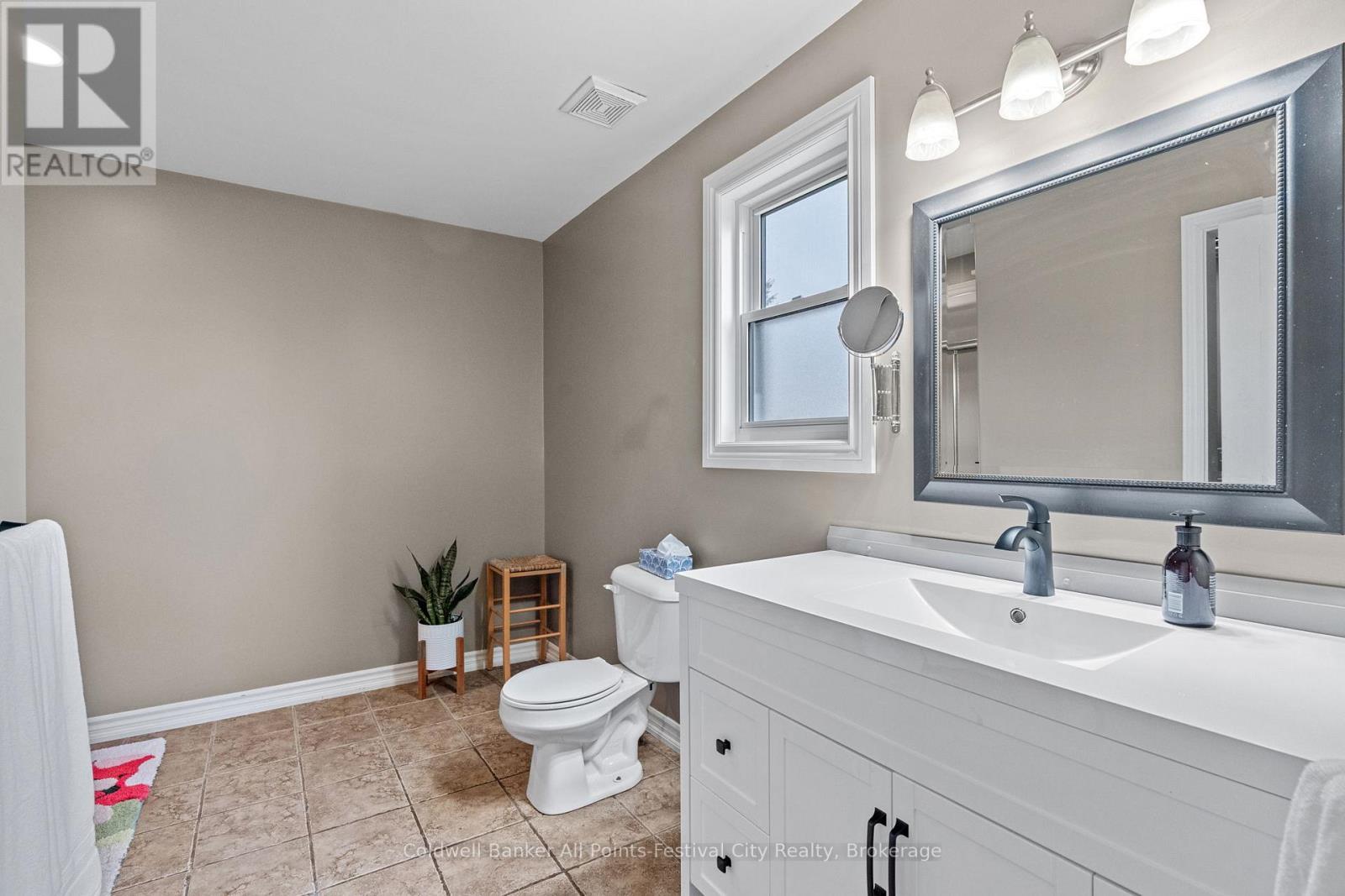 65 Wellington Street S, Ashfield-Colborne-Wawanosh, Ontario  N7A 3X9 - Photo 22 - X12050728