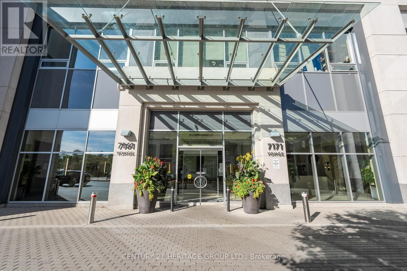 Property at 306 - 7171 YONGE STREET image 3