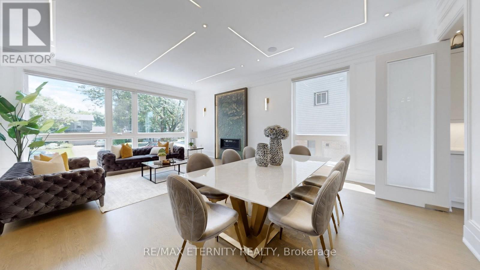Property at 22 SANDERSON CRESCENT image 5