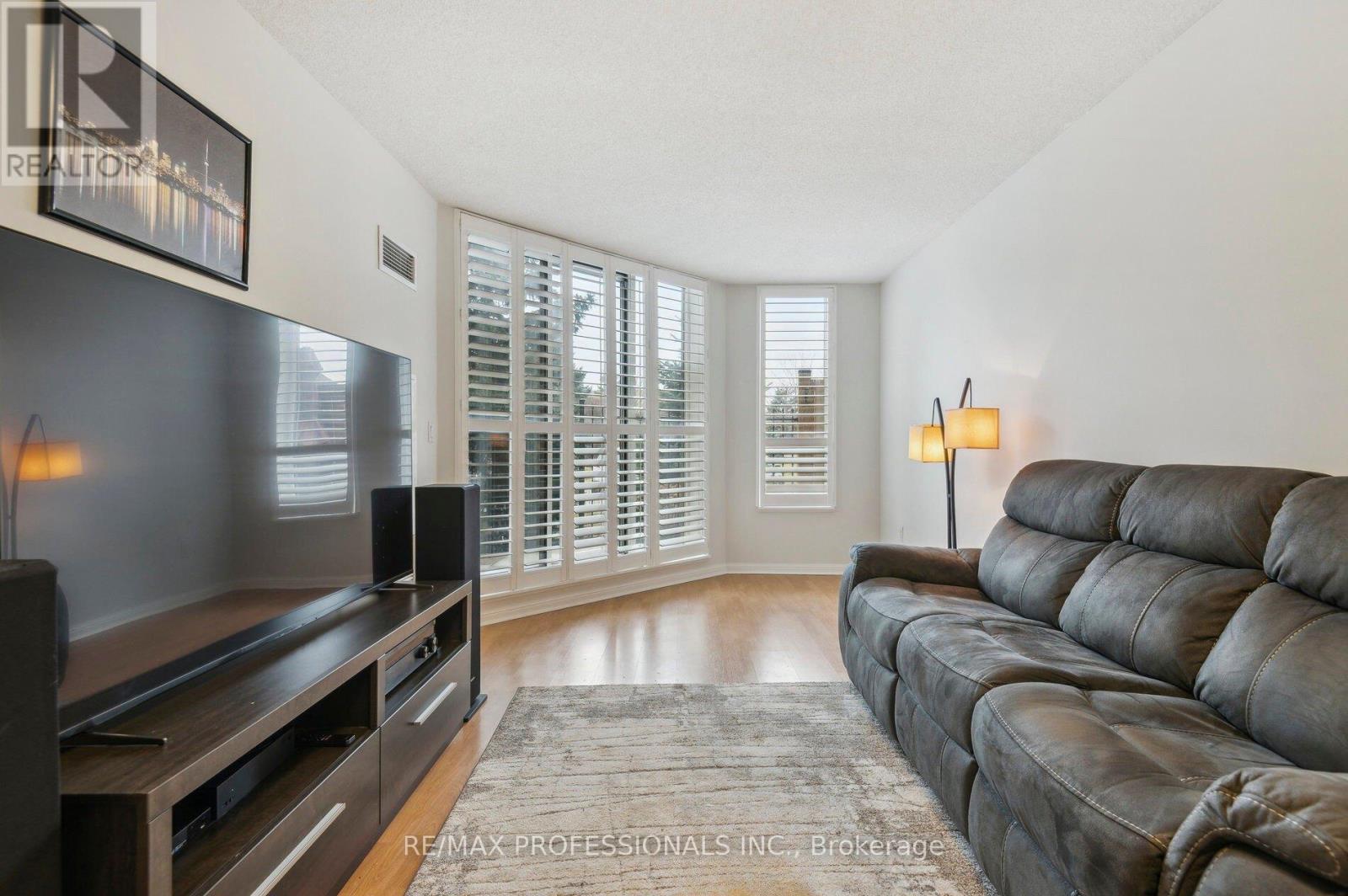 103 - 1140 Parkwest Place W, Mississauga, Ontario  L5E 3K9 - Photo 6 - W12050768