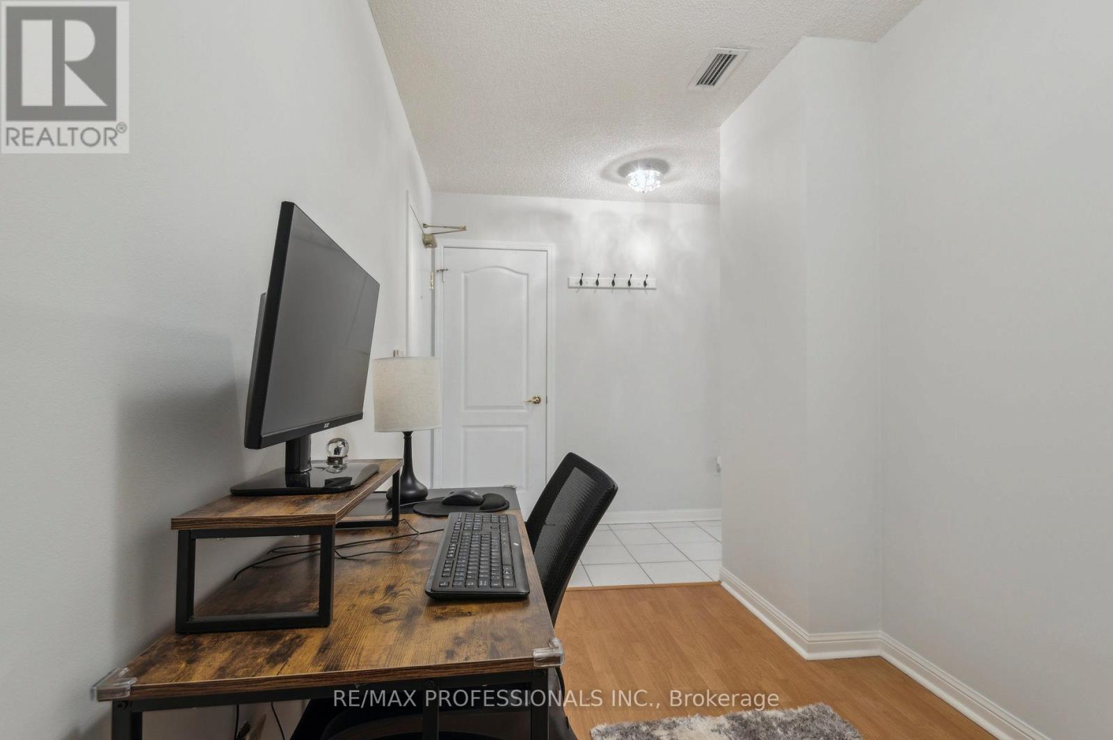 103 - 1140 Parkwest Place W, Mississauga, Ontario  L5E 3K9 - Photo 8 - W12050768