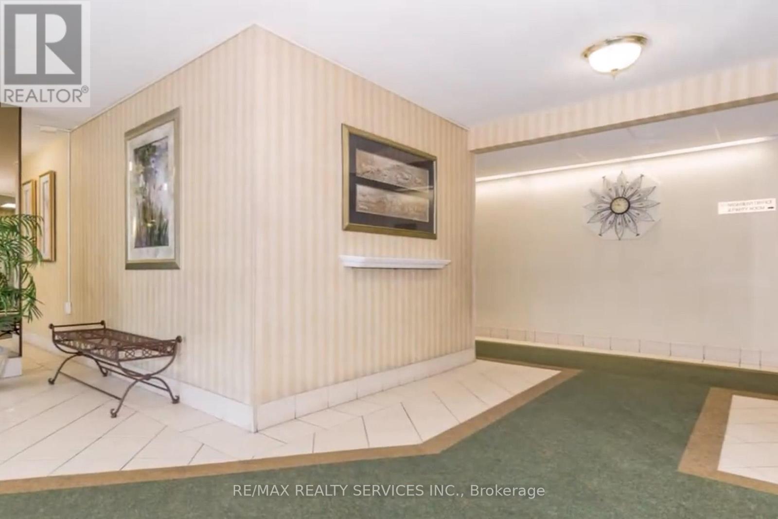 Property at 304 - 18 KNIGHTSBRIDGE ROAD image 5