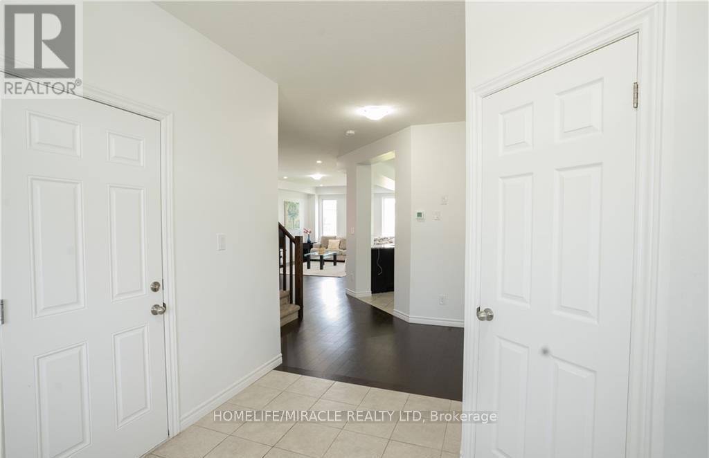 58 Beauchamp Drive, Cambridge, Ontario  N1S 0A2 - Photo 6 - X12050855