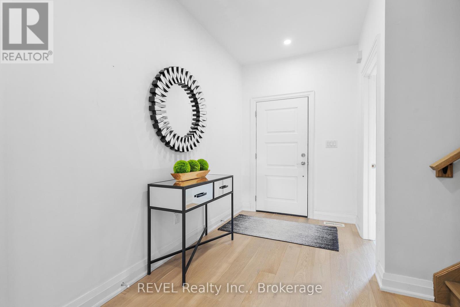 Property at 10 LEESON STREET image 4
