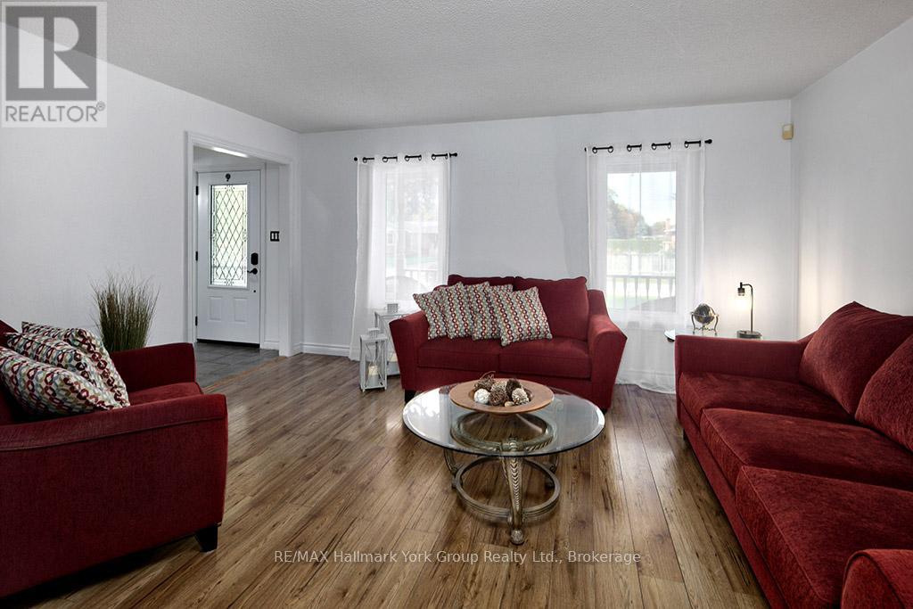 17 Mckean Boulevard, Clearview, Ontario  L0M 1P0 - Photo 11 - S12050957