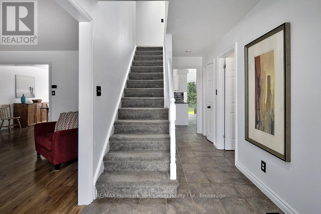 17 Mckean Boulevard, Clearview, Ontario  L0M 1P0 - Photo 8 - S12050957