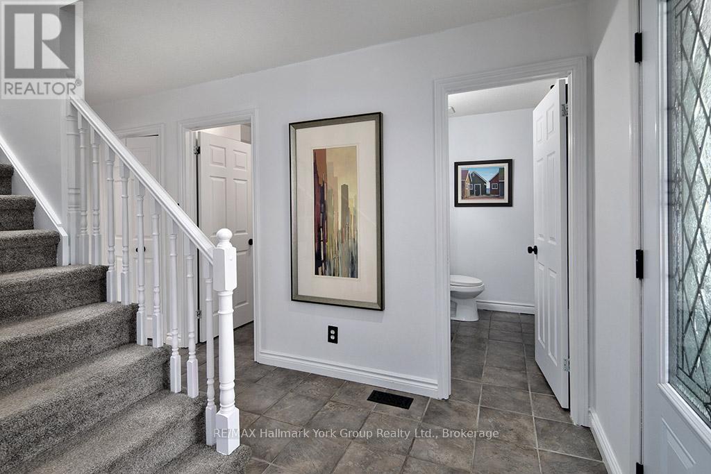 17 Mckean Boulevard, Clearview, Ontario  L0M 1P0 - Photo 9 - S12050957