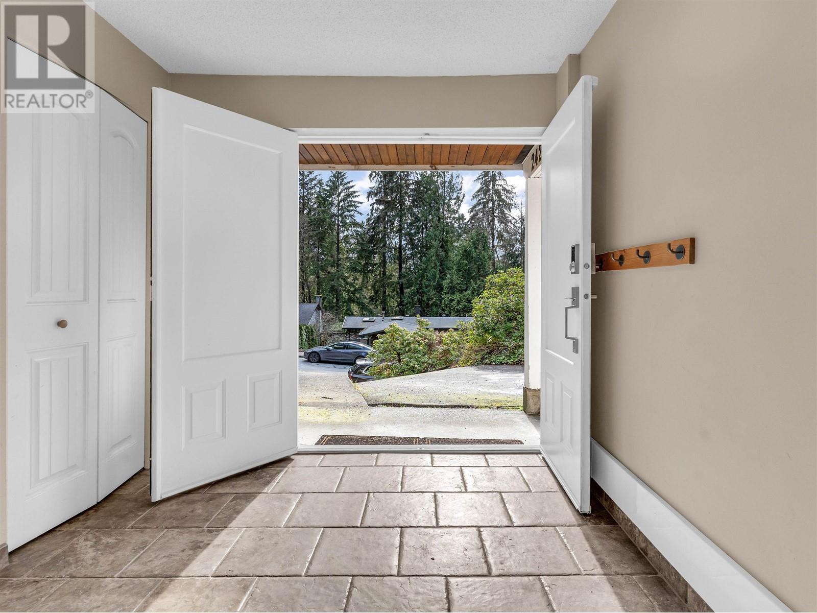 2422 Hyannis Drive, North Vancouver, British Columbia  V7H 2E6 - Photo 10 - R2983455