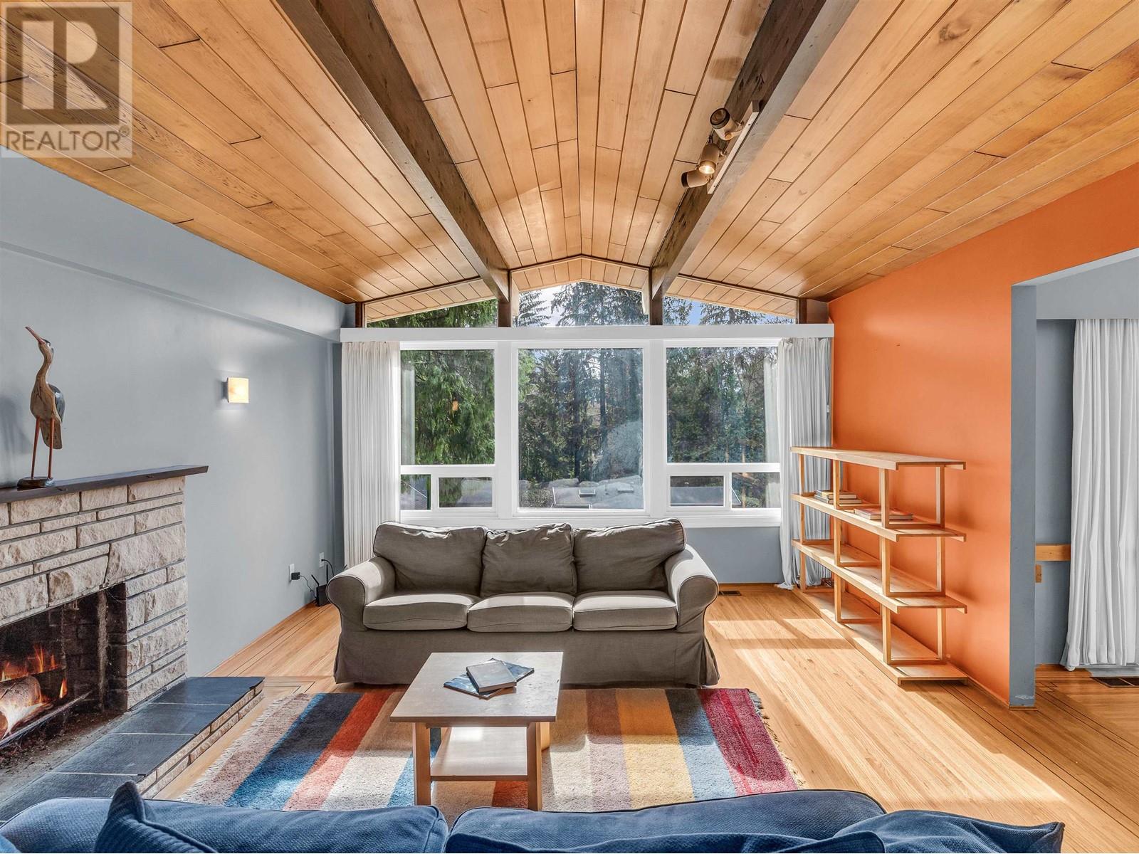 2422 Hyannis Drive, North Vancouver, British Columbia  V7H 2E6 - Photo 2 - R2983455