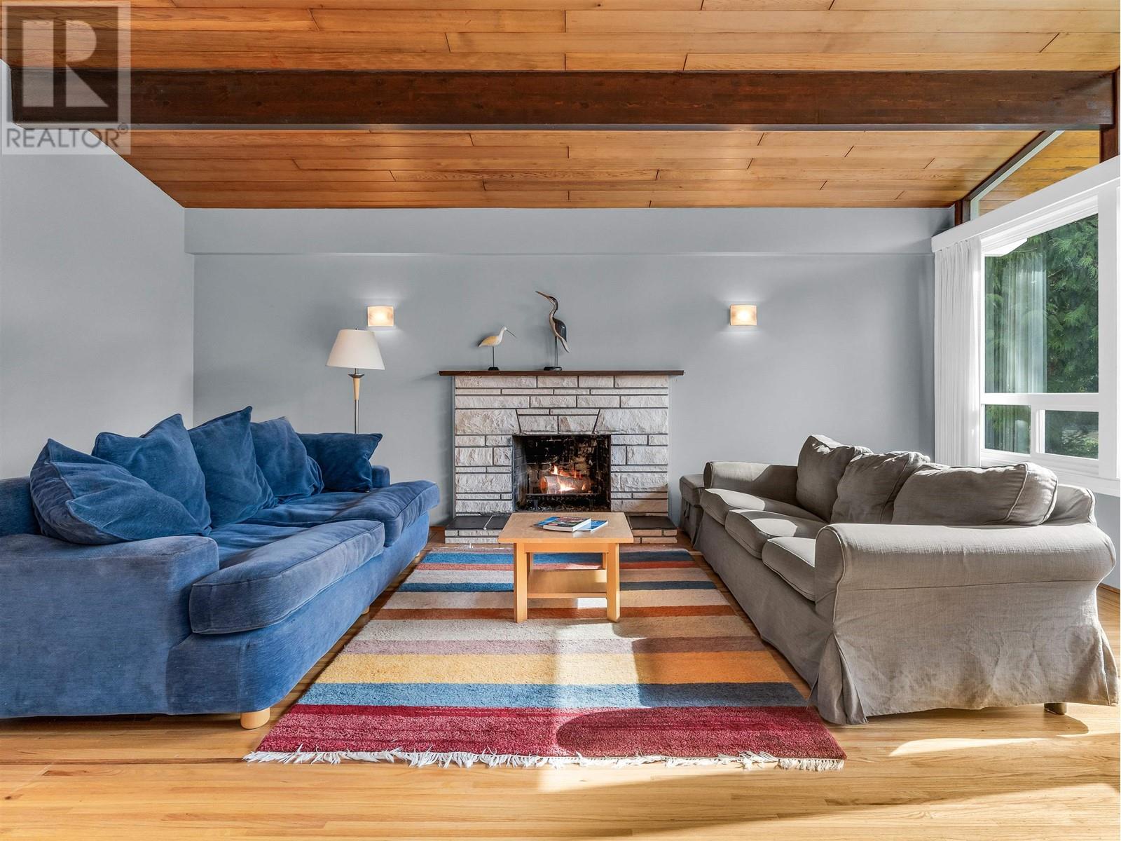 2422 Hyannis Drive, North Vancouver, British Columbia  V7H 2E6 - Photo 3 - R2983455