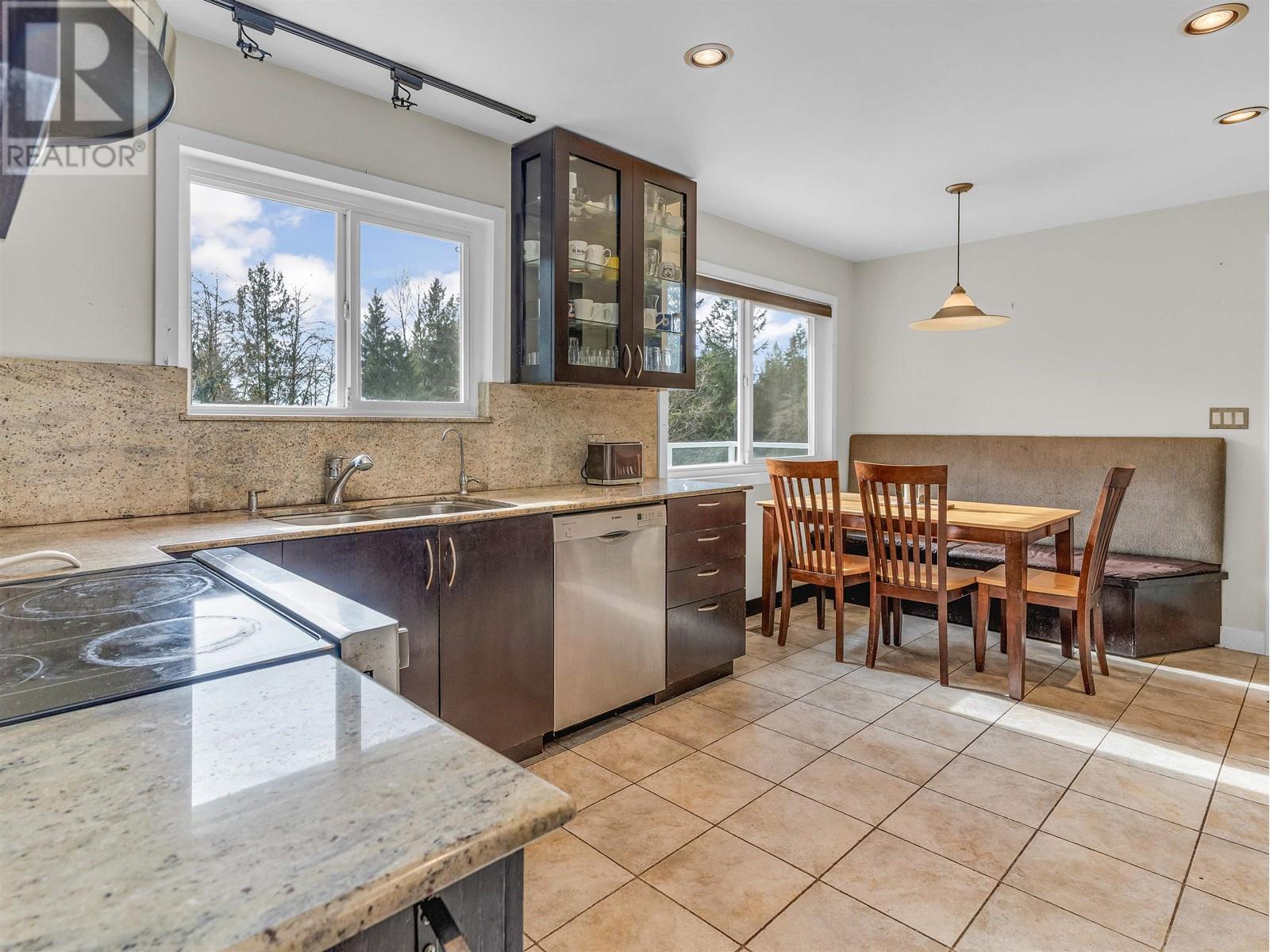 2422 Hyannis Drive, North Vancouver, British Columbia  V7H 2E6 - Photo 7 - R2983455