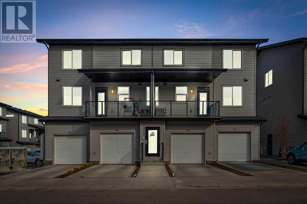 Property at 201, 140 Redstone Walk NE image 1
