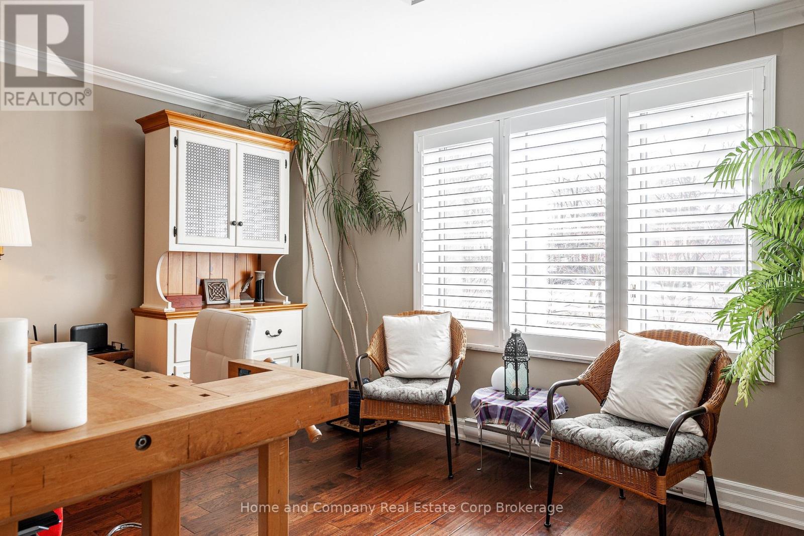 203 - 30 Front Street, Stratford, Ontario  N5A 7S3 - Photo 11 - X12050934