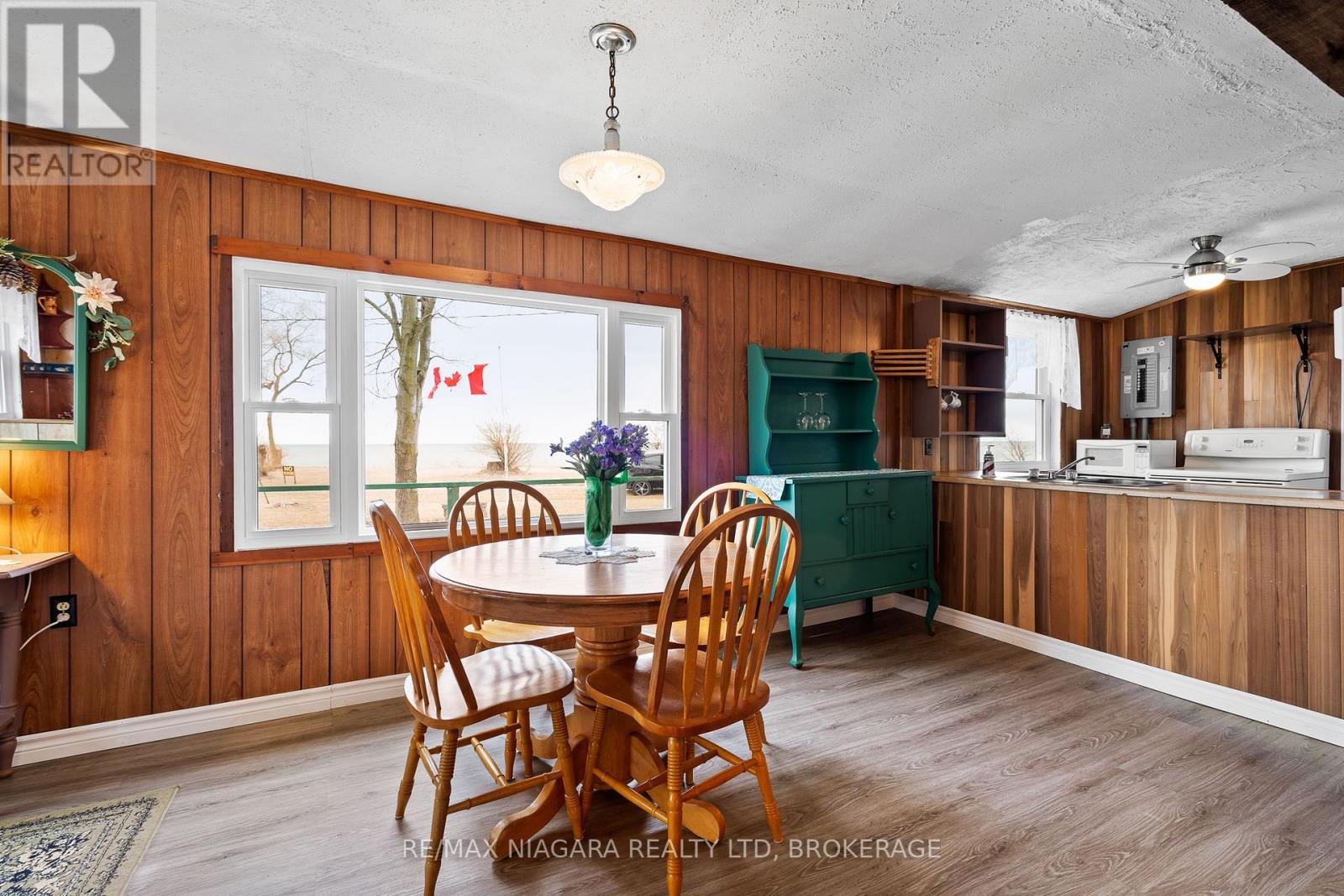 32 Erie Heights Line, Haldimand (Dunnville), Ontario  N0A 1K0 - Photo 12 - X12047863