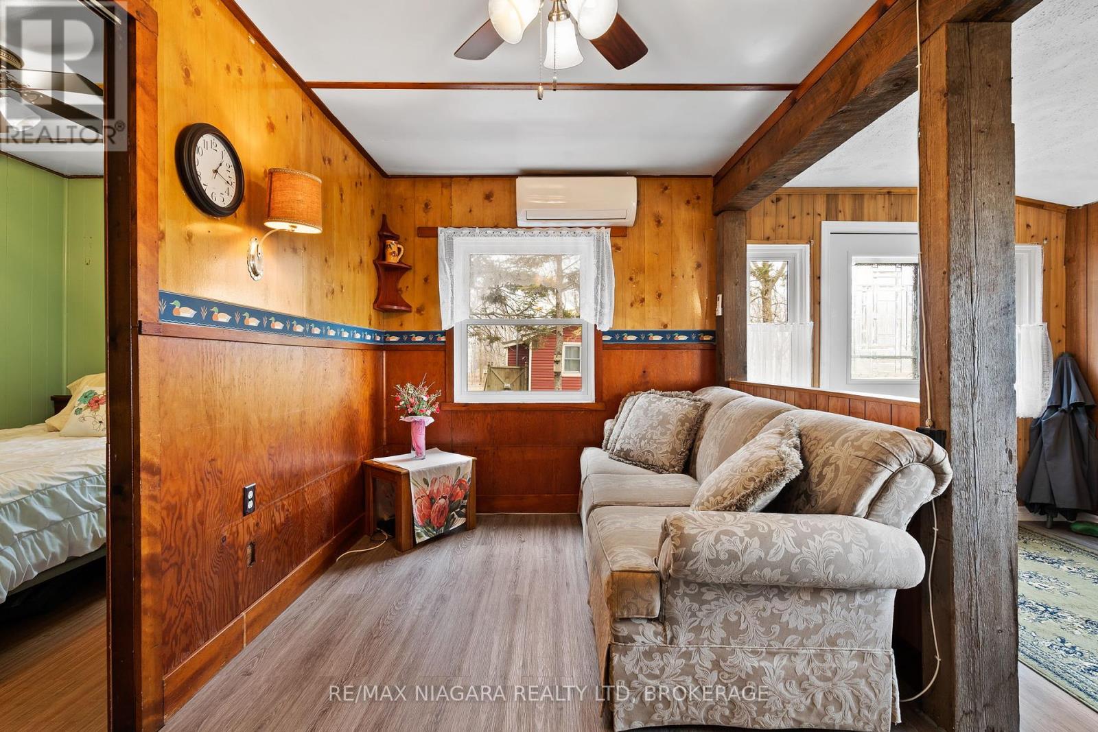 32 Erie Heights Line, Haldimand (Dunnville), Ontario  N0A 1K0 - Photo 13 - X12047863