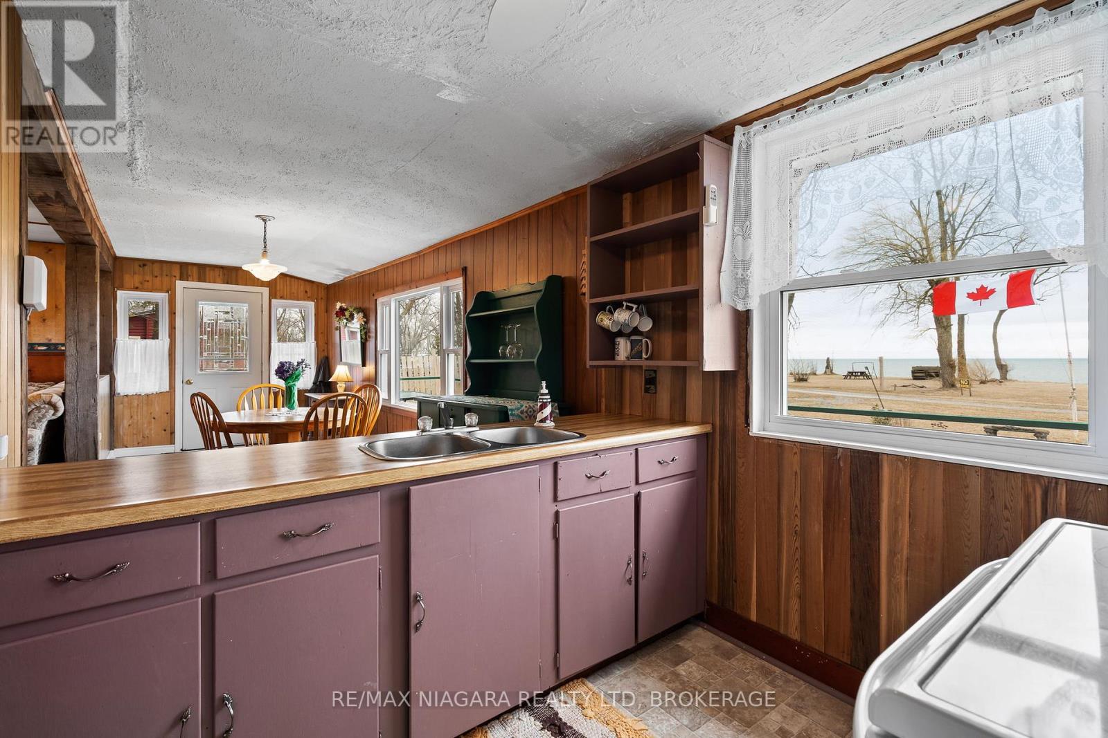 32 Erie Heights Line, Haldimand (Dunnville), Ontario  N0A 1K0 - Photo 17 - X12047863