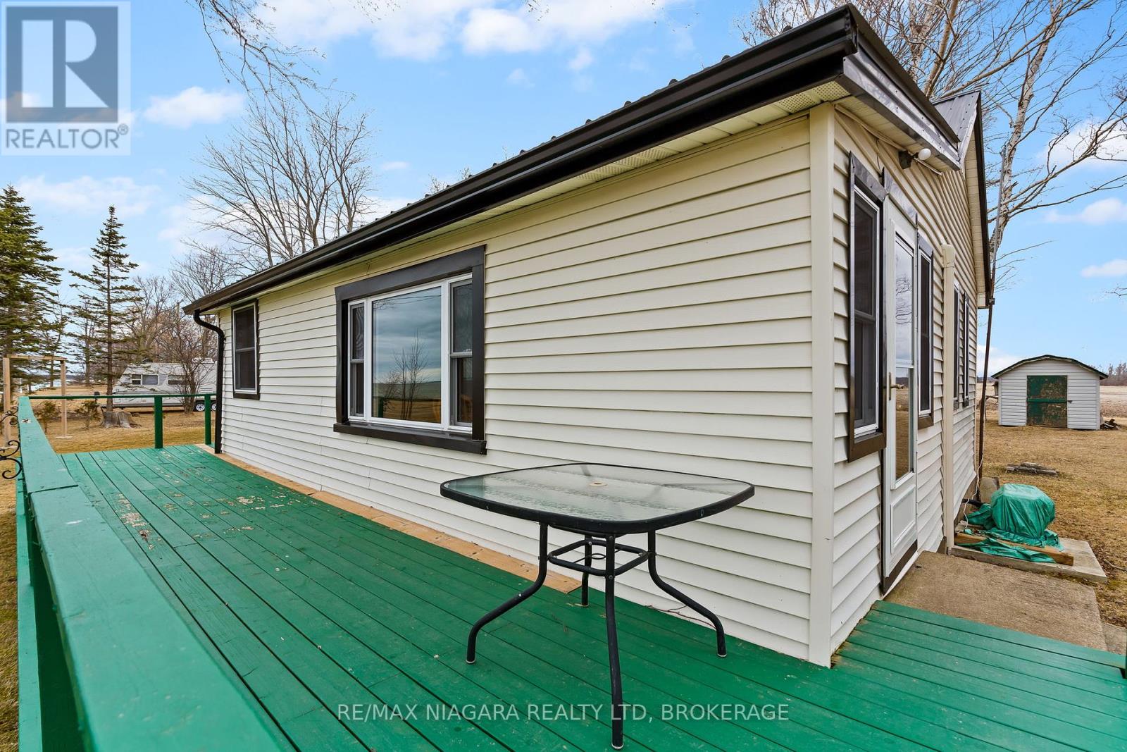 32 Erie Heights Line, Haldimand (Dunnville), Ontario  N0A 1K0 - Photo 8 - X12047863