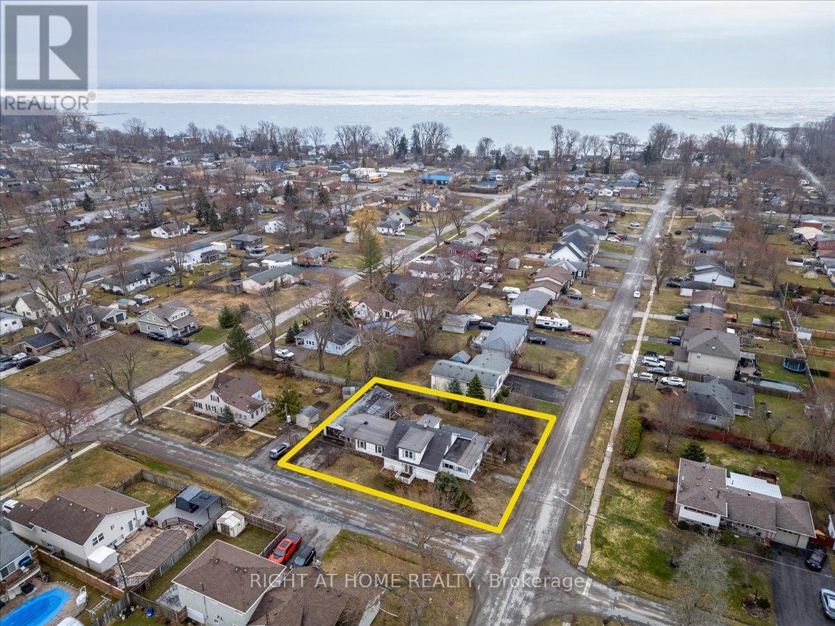 470 Scott Avenue, Fort Erie, Ontario  L2A 5E7 - Photo 1 - X12048508