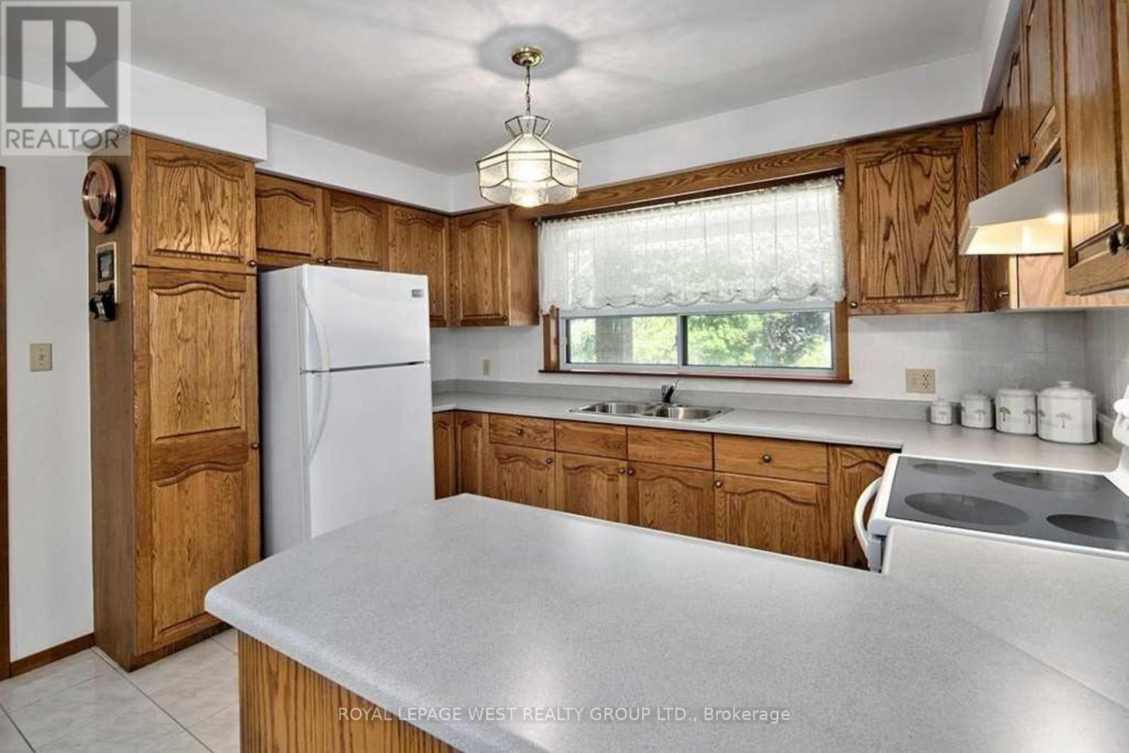 13 Sunward Drive, Wasaga Beach, Ontario  L9Z 1B3 - Photo 13 - S12050981