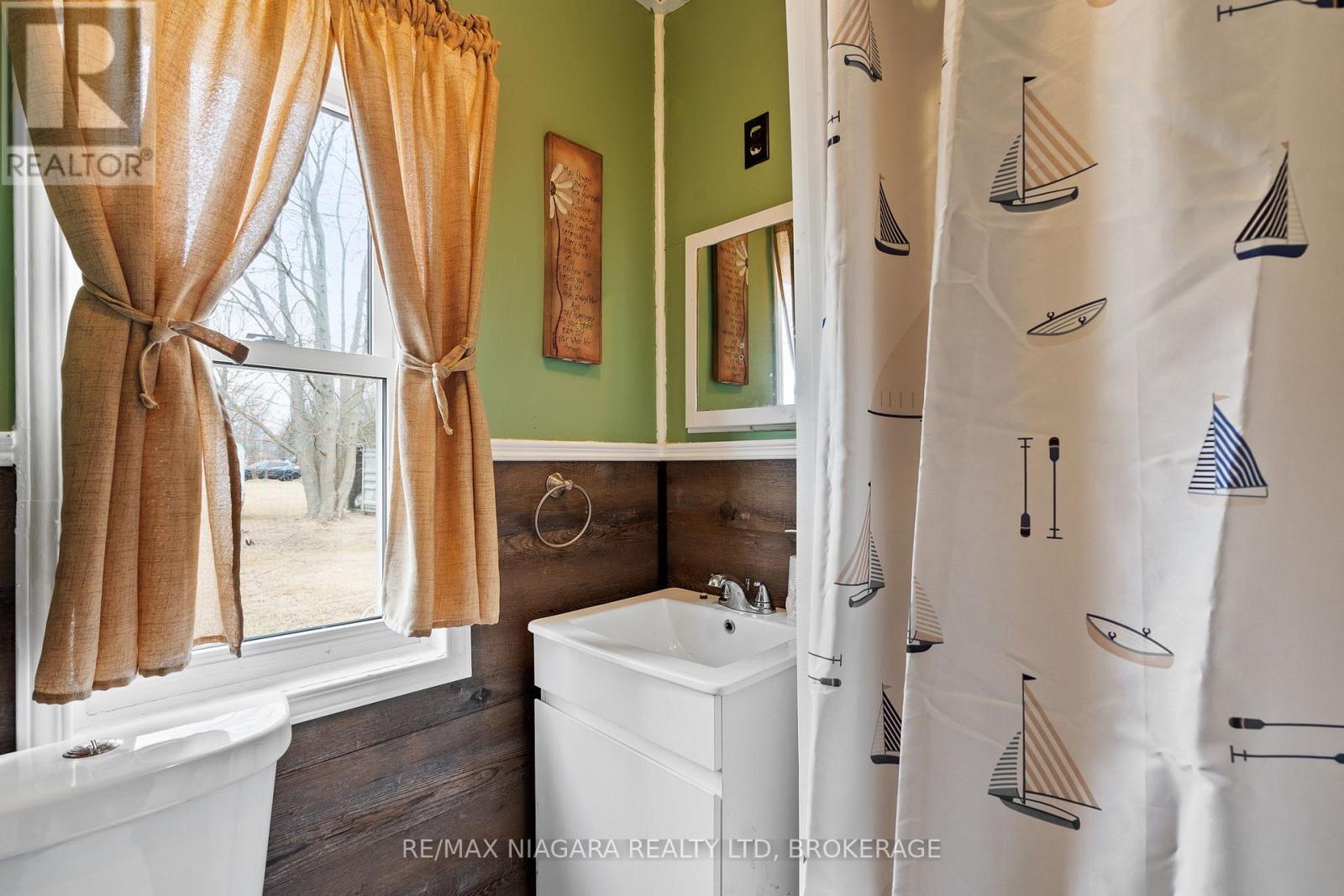 32 Erie Heights Line, Haldimand (Dunnville), Ontario  N0A 1K0 - Photo 20 - X12047863