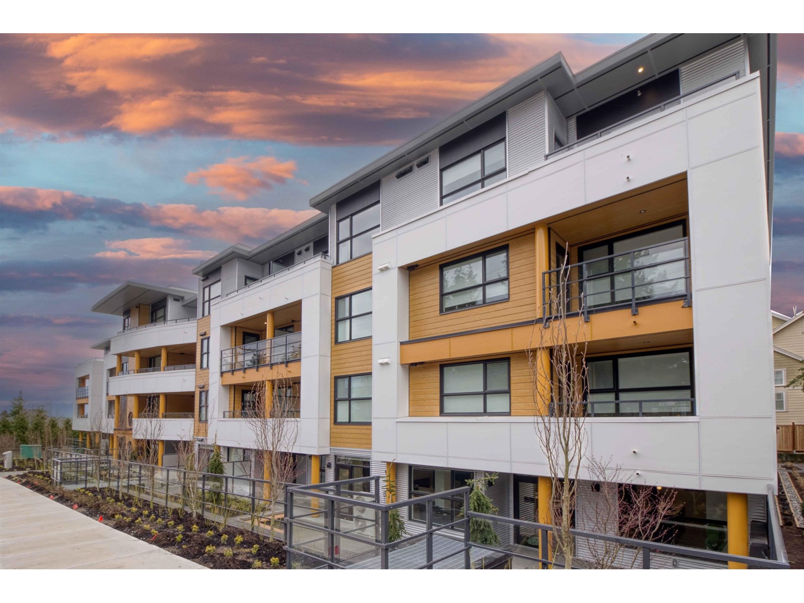 411 2620 152 Street, Surrey, British Columbia  V4P 0H8 - Photo 2 - R2981340