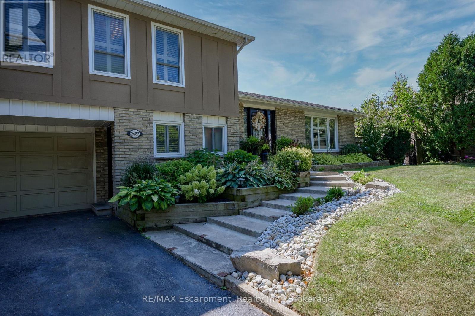 Property at 2482 WATERFORD STREET image 3