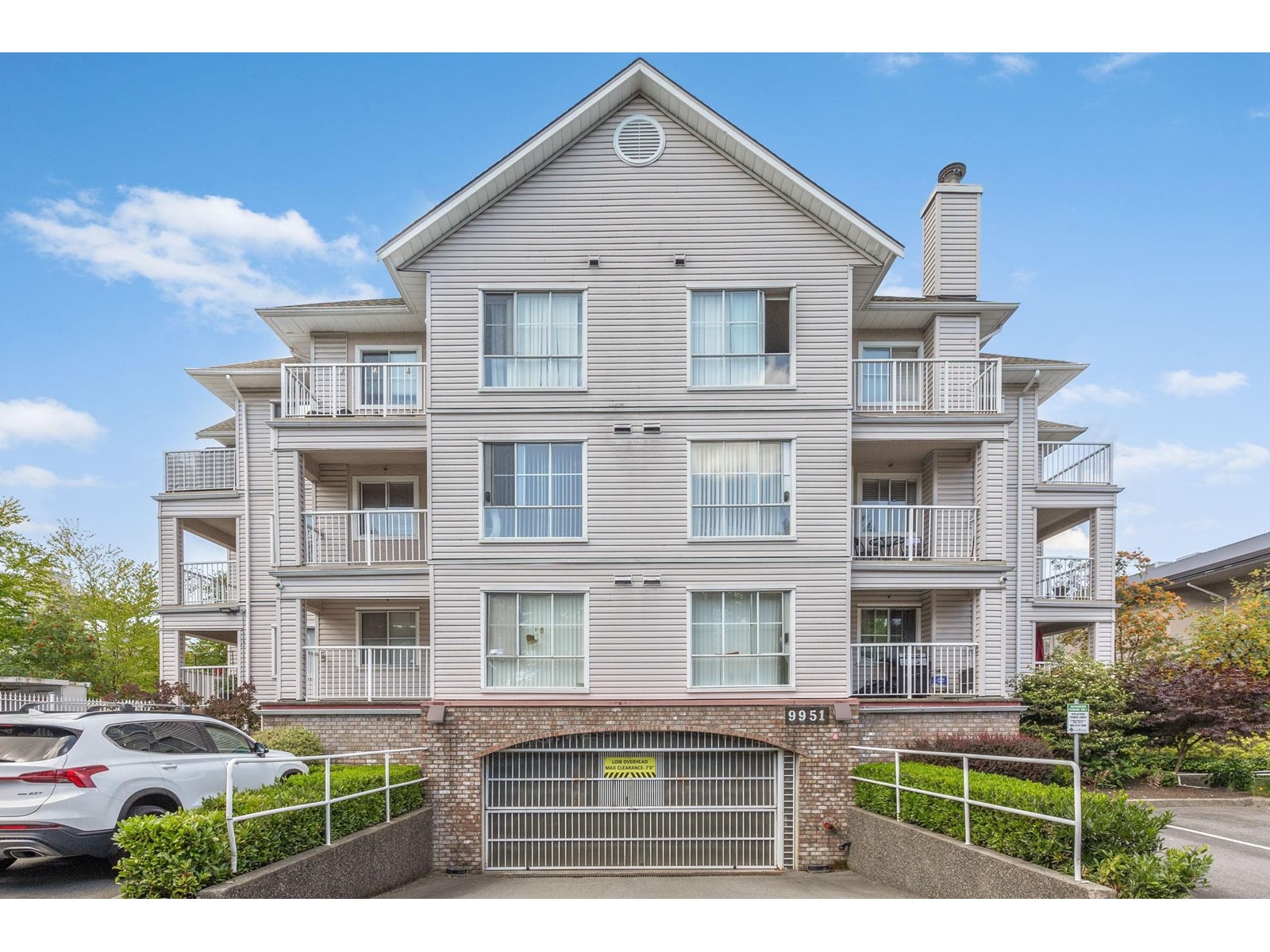202 9951 152 Street, Surrey, British Columbia  V3R 4G5 - Photo 2 - R2982795